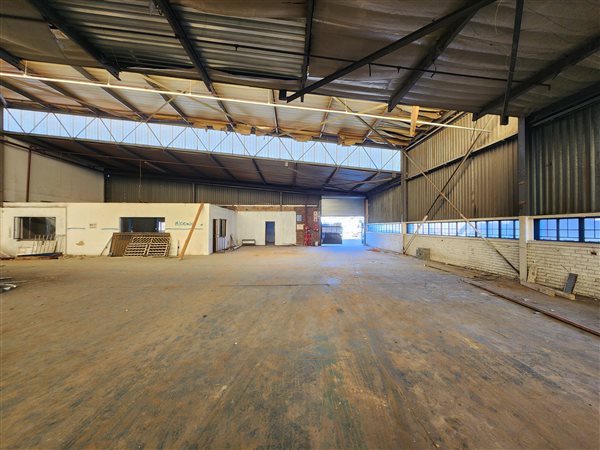 1300  m² Industrial space in Spartan
