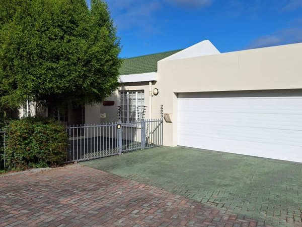 4 Bedroom House 4 Bedroom House
