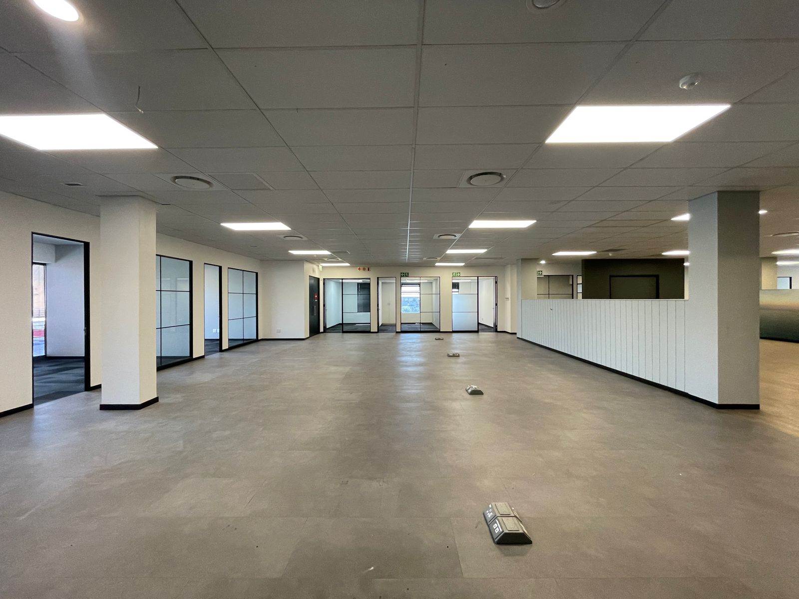 1095  m² Commercial space in Century City photo number 1