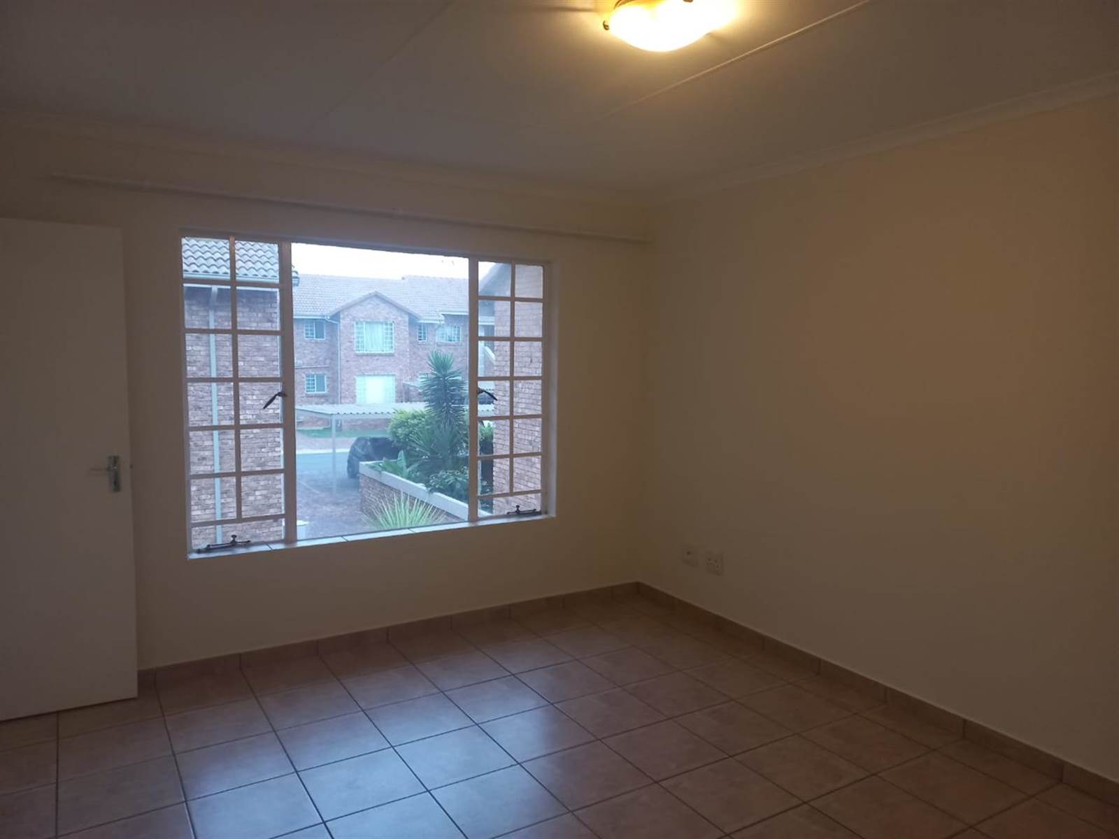 2 Bed Townhouse in Beyers Park photo number 6