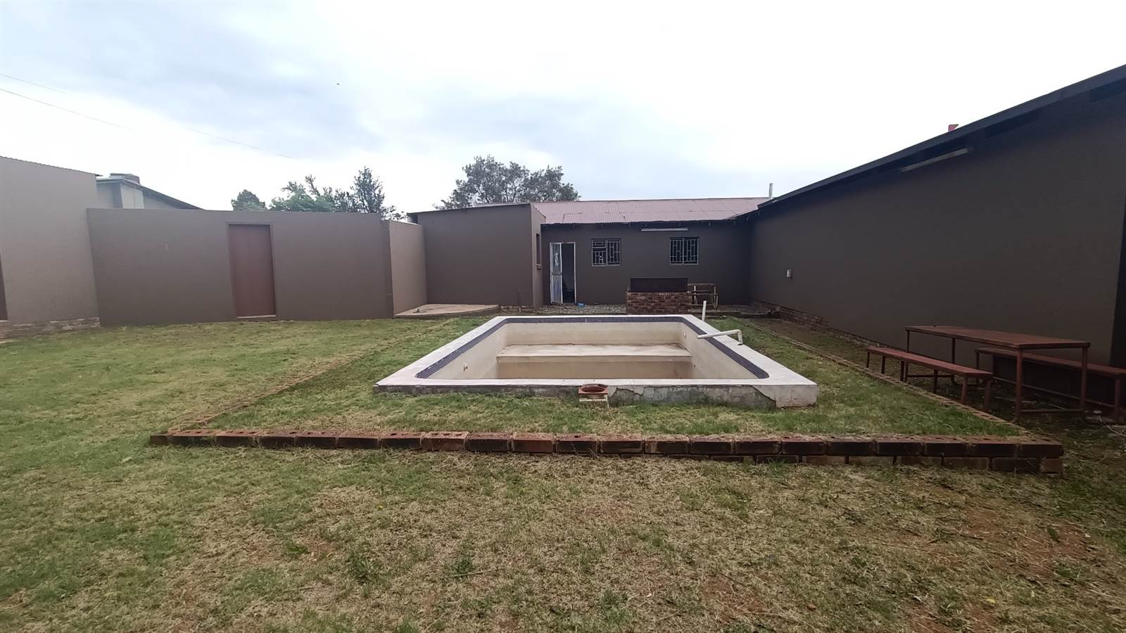 4 Bed House in Rensburg photo number 27