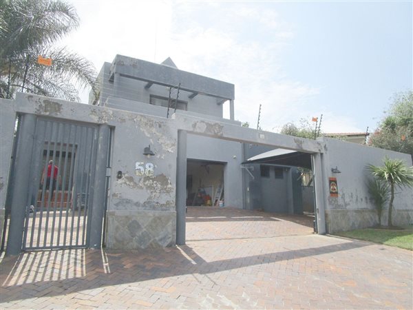 4 Bedroom House 4 Bedroom House