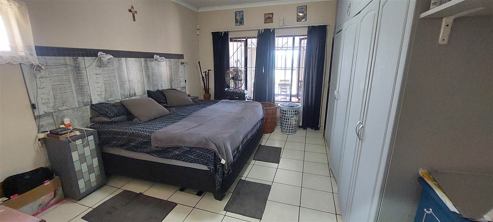 4 Bed House in Uvongo photo number 21