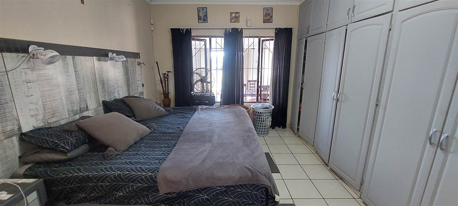 4 Bed House in Uvongo photo number 20