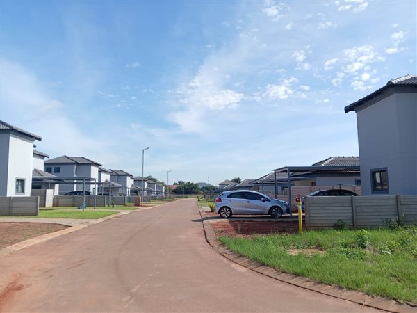 3 Bedroom Townhouse 3 Bedroom Townhouse