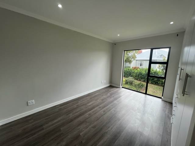 2 Bed Apartment in Emberton Estate photo number 5