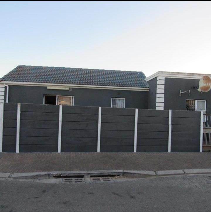 4 Bed House in Strandfontein photo number 23