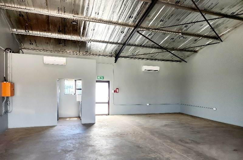 120  m² Commercial space in Northam photo number 2