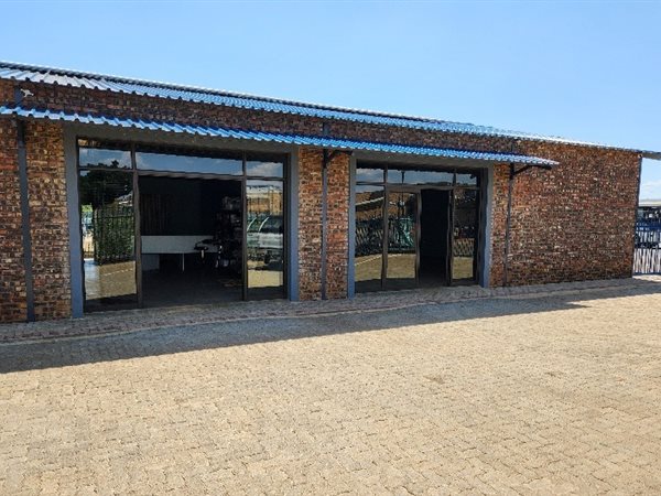 120  m² Commercial space in Northam