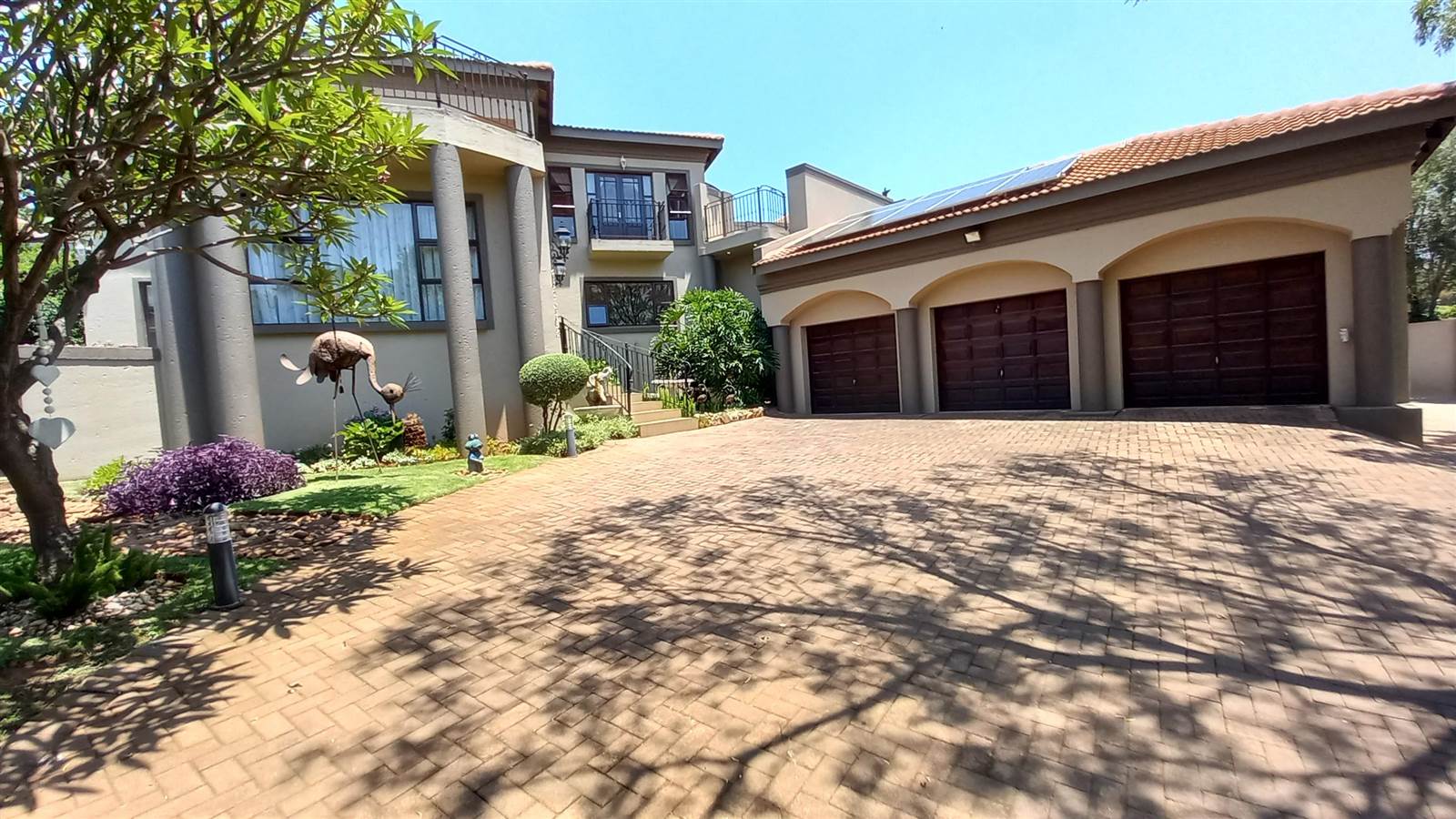 4 Bed House in Ruimsig Country Estate photo number 1