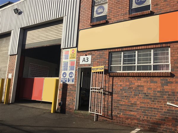 265 m² Industrial space 265 m² Industrial space