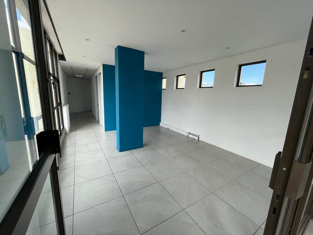 110  m² Commercial space in Houghton Estate photo number 4