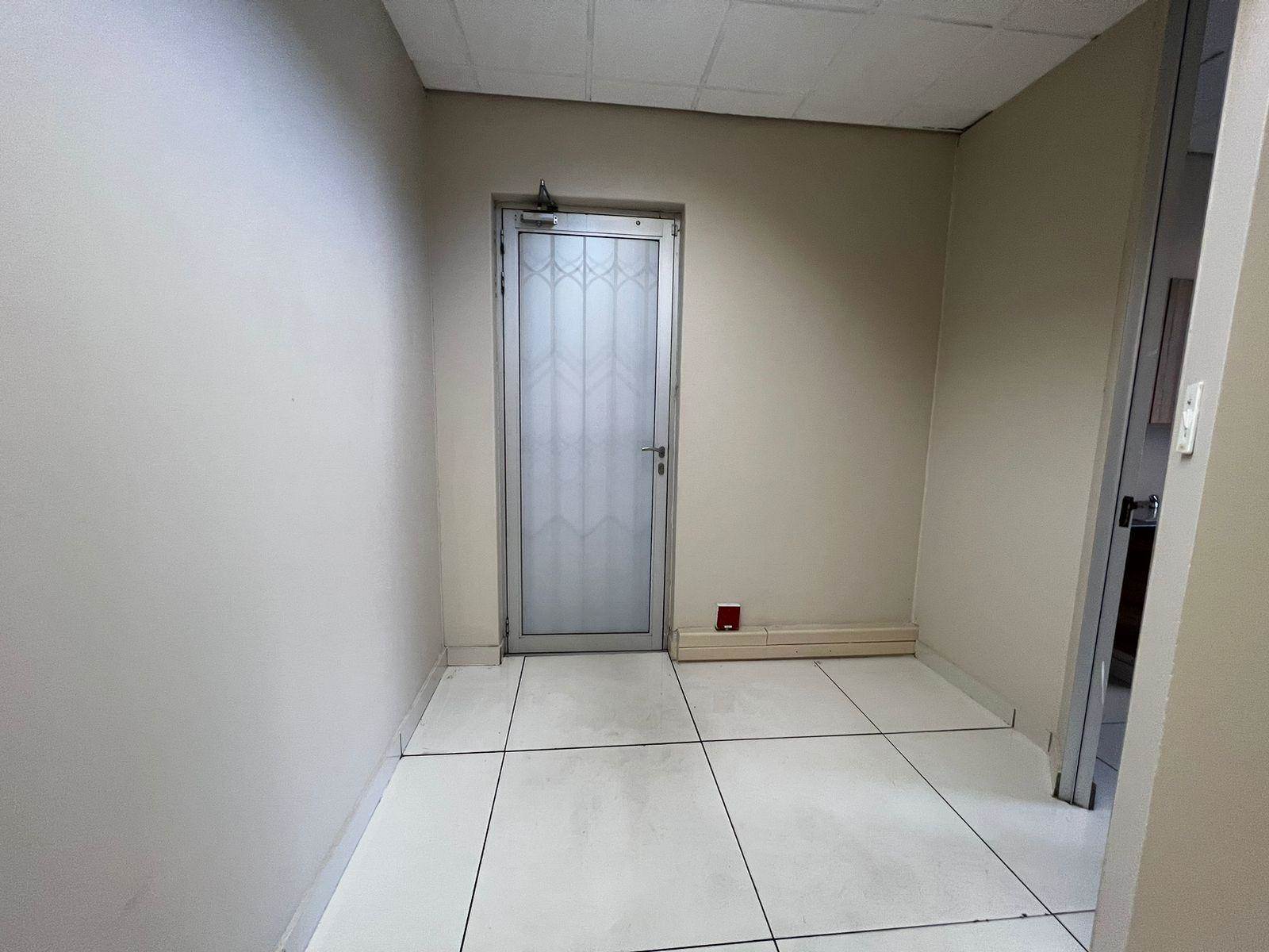 771  m² Commercial space in Rivonia photo number 17