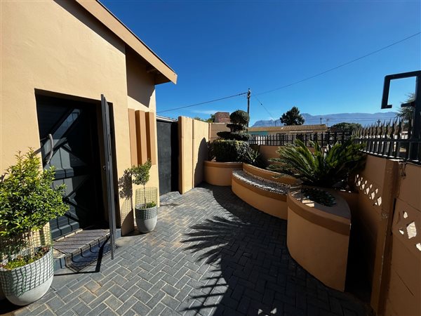 3 Bedroom House 3 Bedroom House