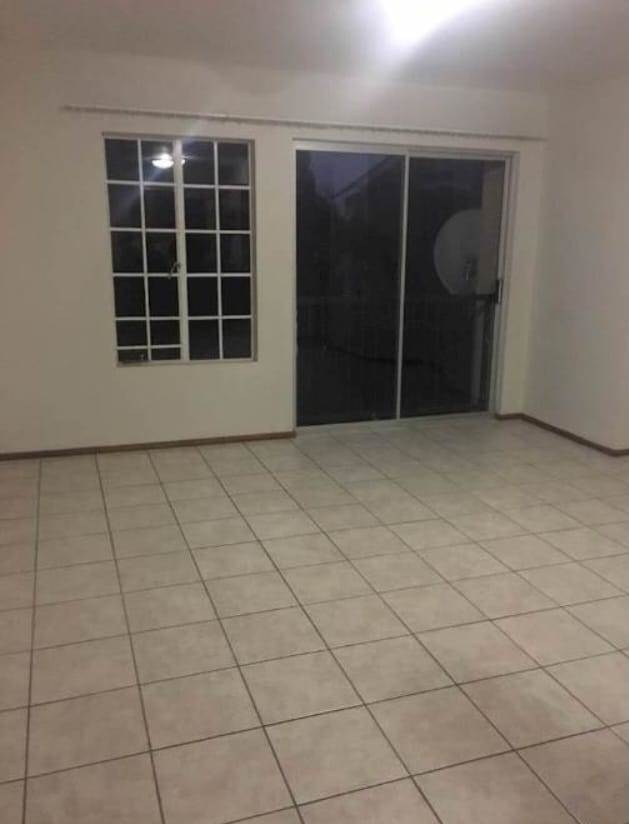 2 Bed Apartment in Witbank Central photo number 3