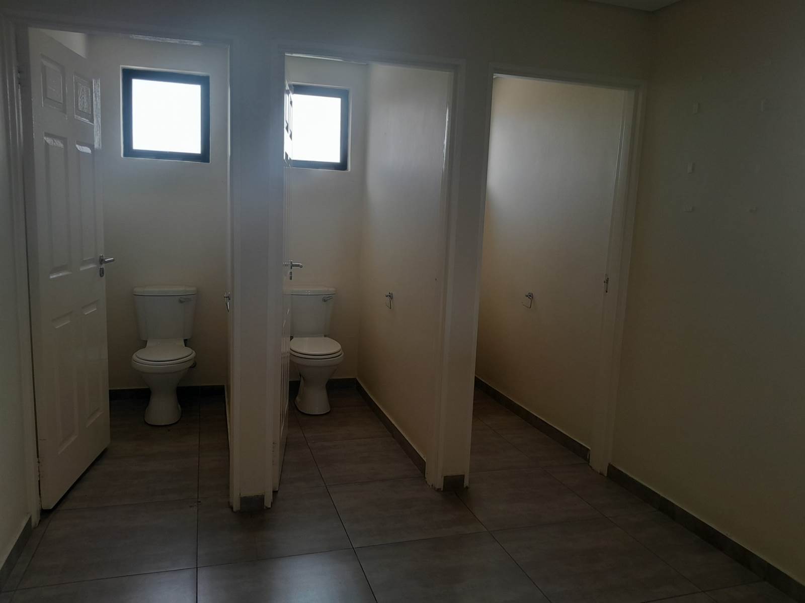200  m² Office Space in Bloemfontein photo number 11