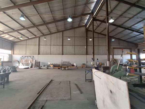 710  m² Industrial space