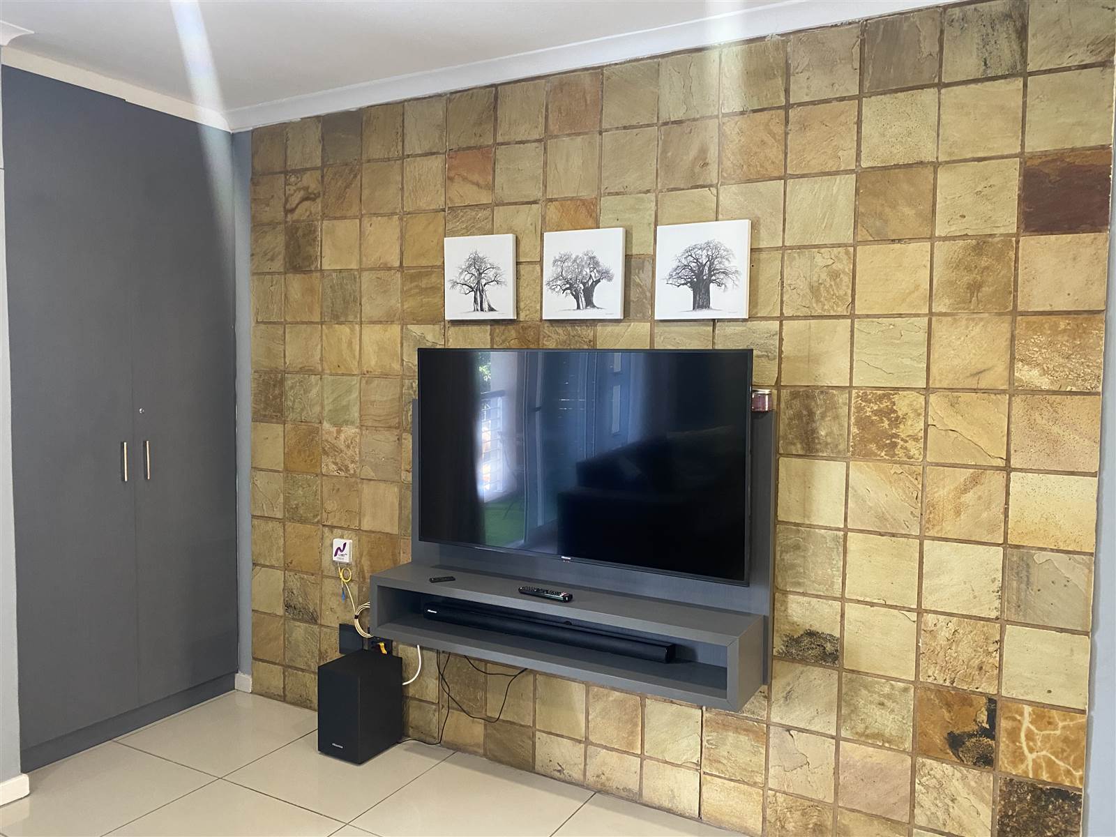 1 Bed Apartment in Umhlanga Rocks photo number 11