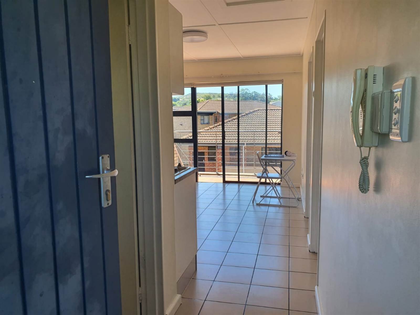 3 Bed Apartment in Grahamstown Central photo number 7