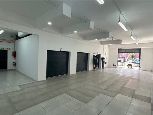 17  m² Commercial space