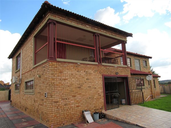 5 Bed House in Cultura Park