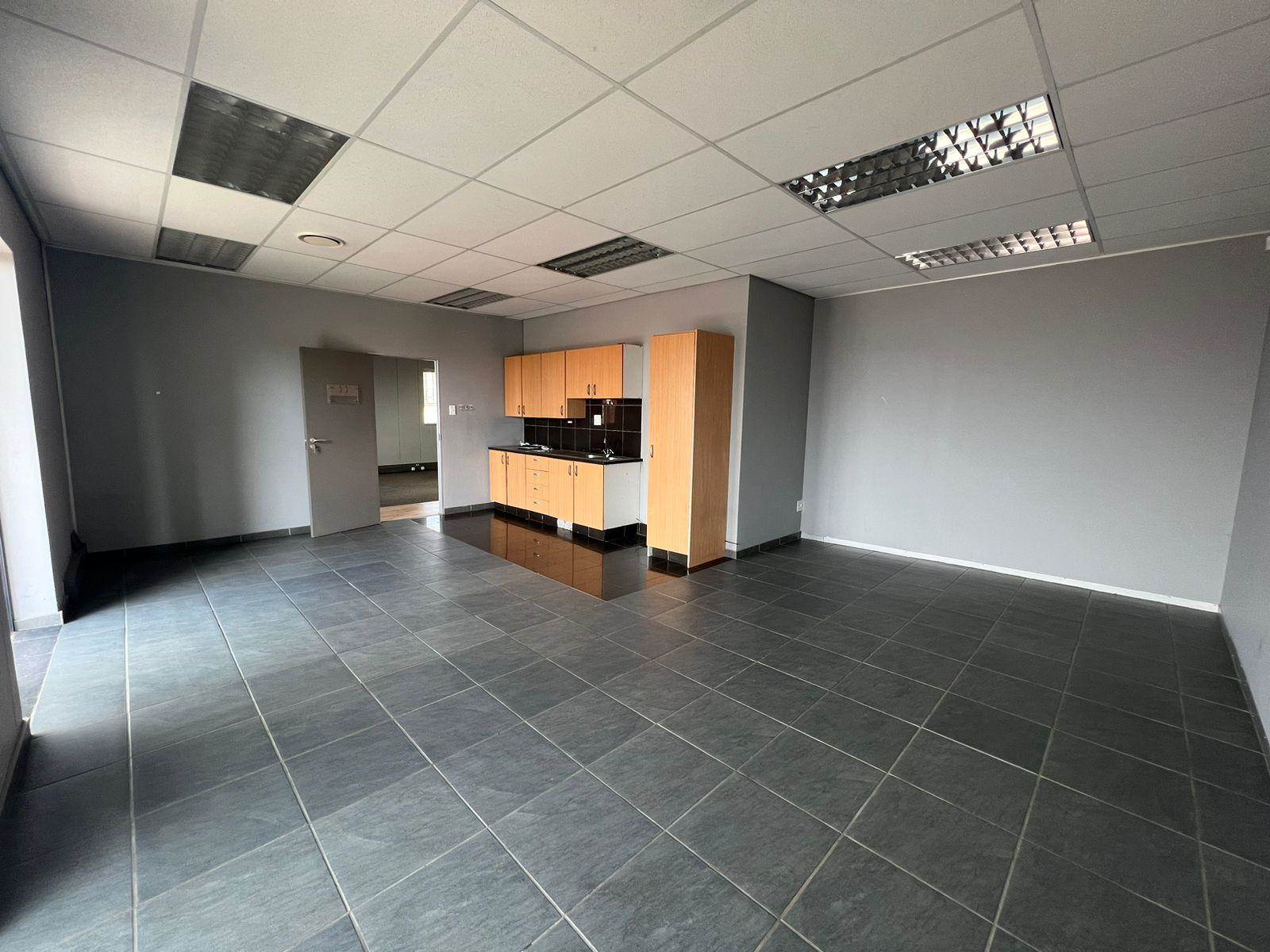 426  m² Commercial space in Ruimsig photo number 30