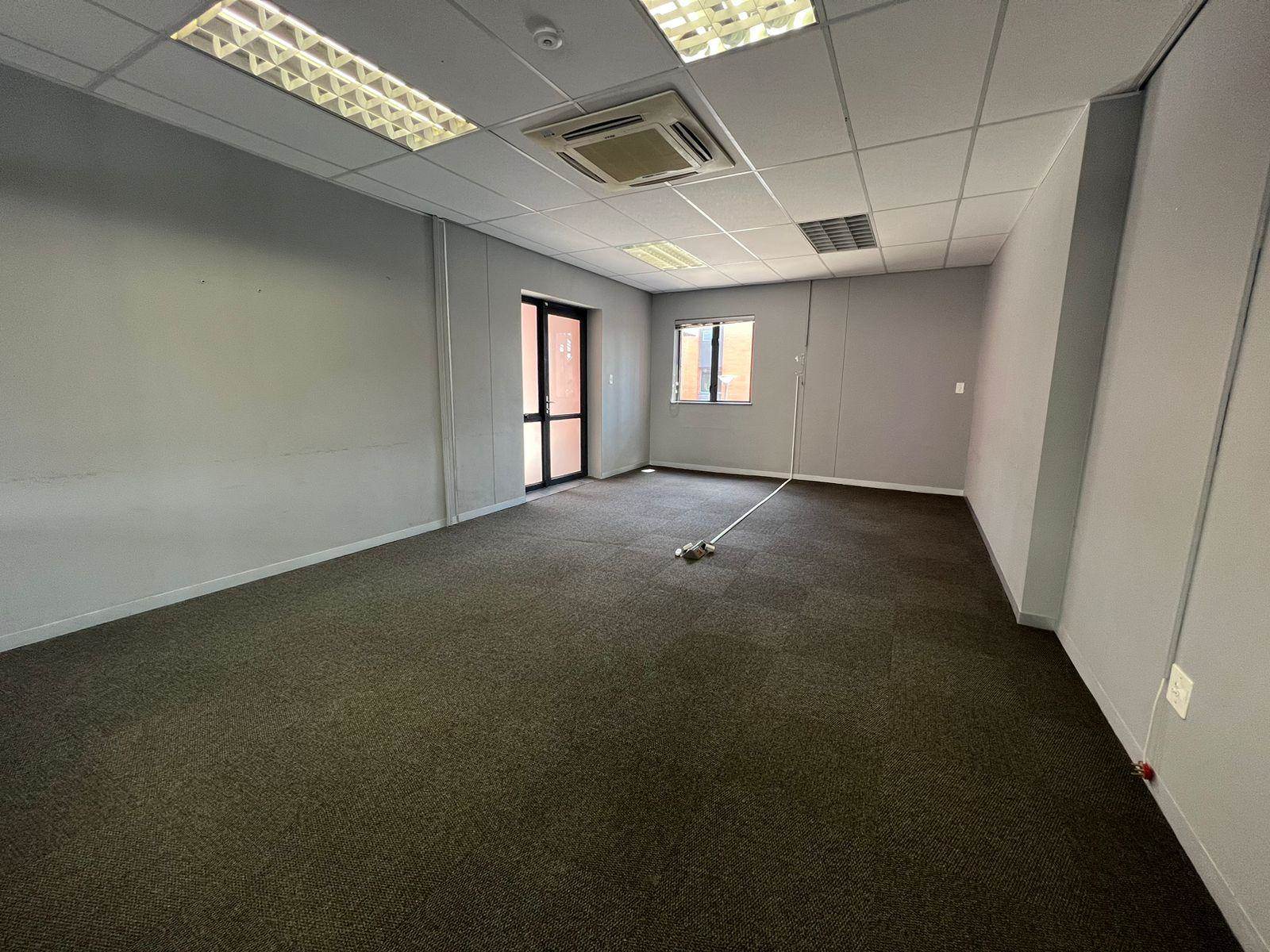 426  m² Commercial space in Ruimsig photo number 28