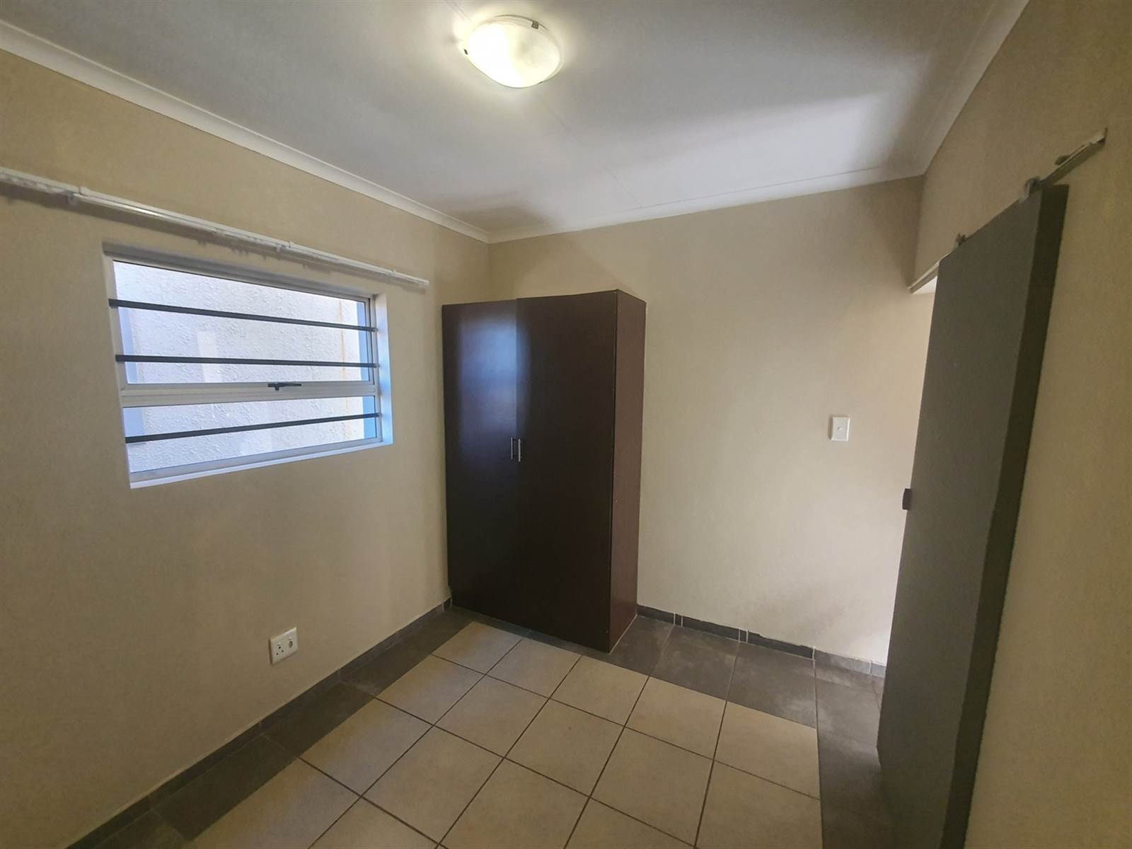 3 Bed Apartment in Bloemfontein Farms photo number 7