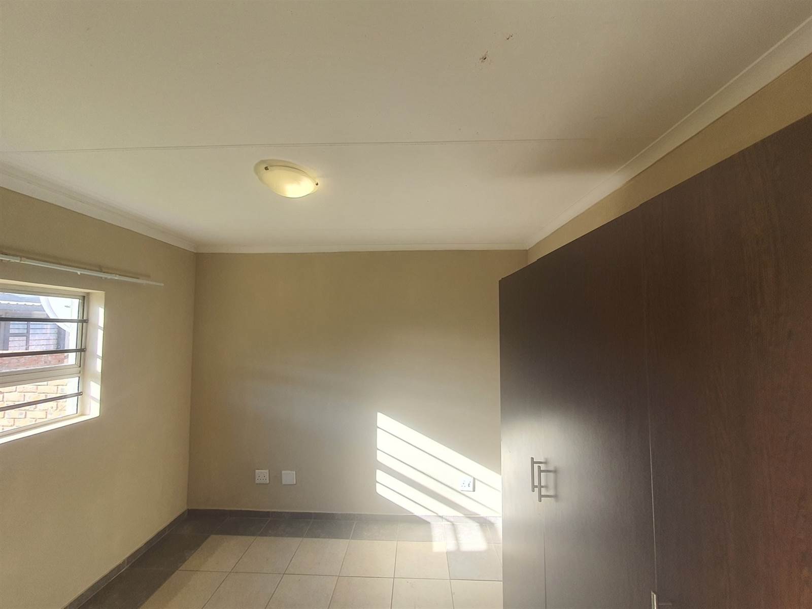 3 Bed Apartment in Bloemfontein Farms photo number 15