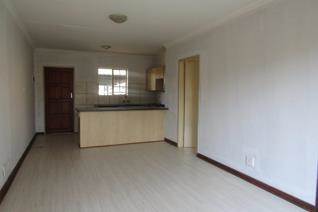 1 Bed Apartment in Silver Lakes photo number 4