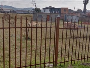 1190 m² Land available in Rensburg