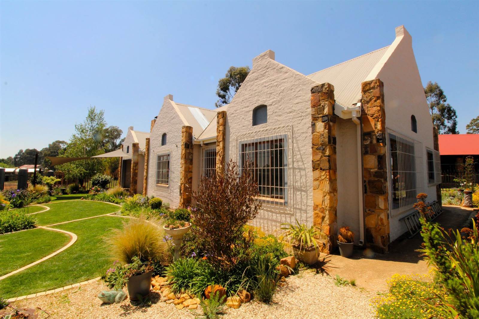 3 Bed House in Dullstroom photo number 1