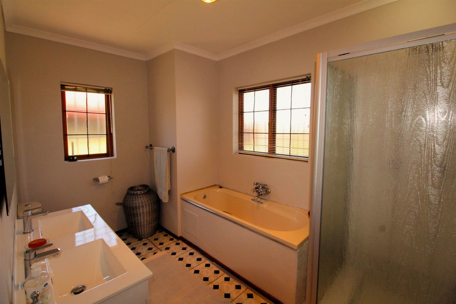 3 Bed House in Dullstroom photo number 14