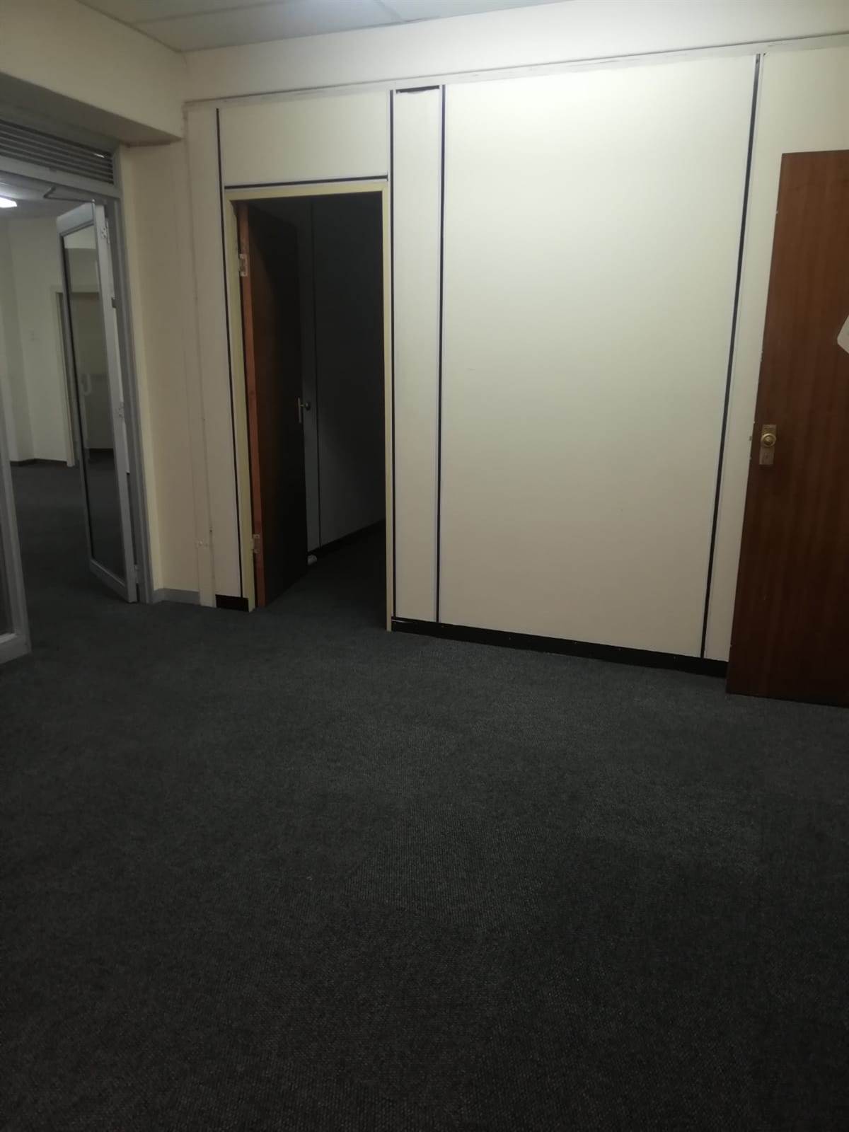 222  m² Office Space in Cape Town City Centre photo number 13