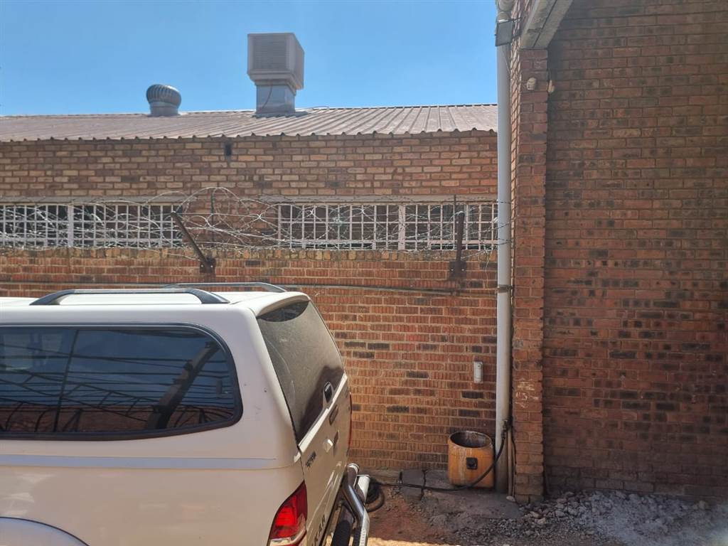 500  m² Commercial space in Benoni Central photo number 15
