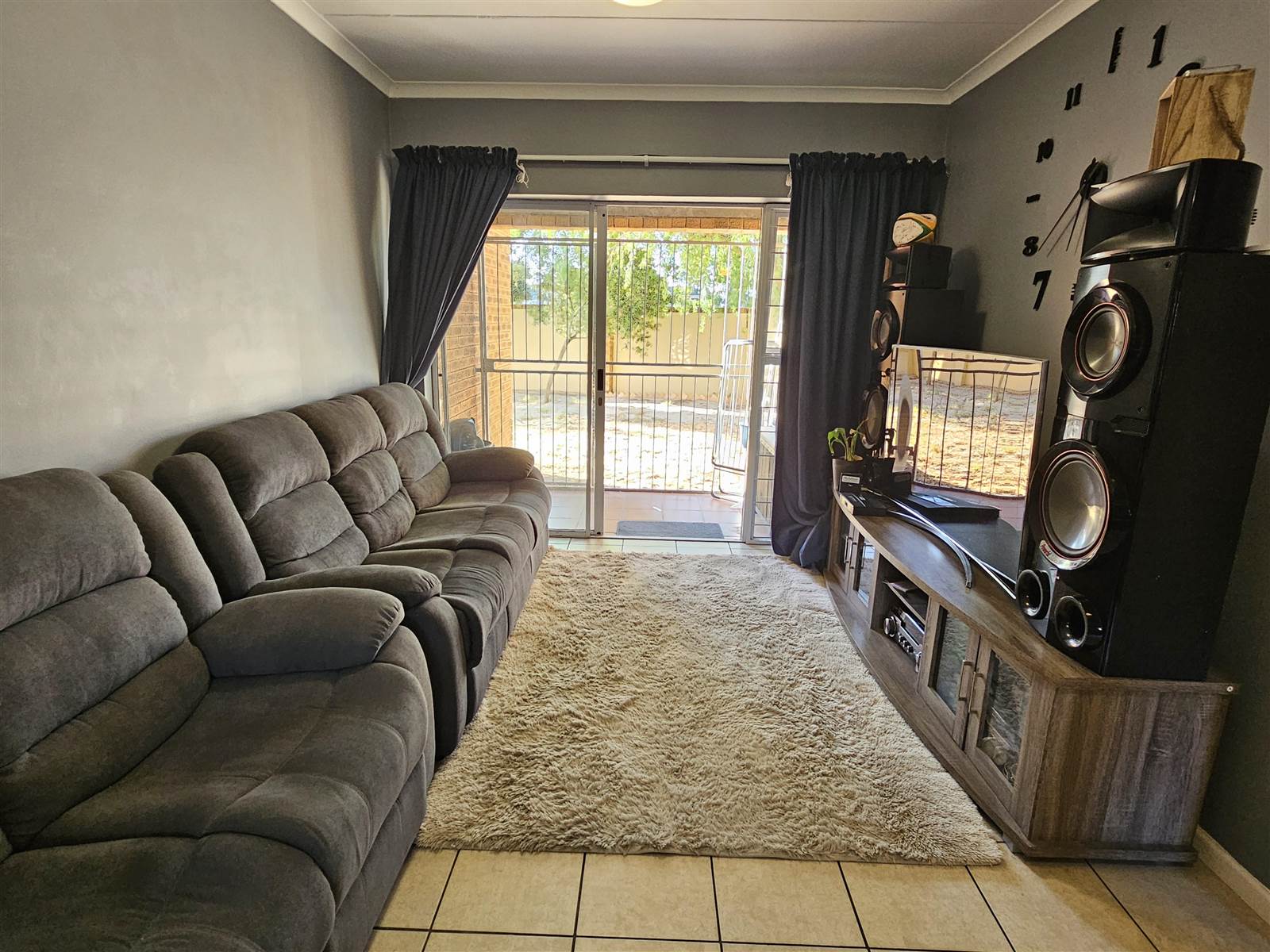 2 Bed Apartment in Protea Heights photo number 1