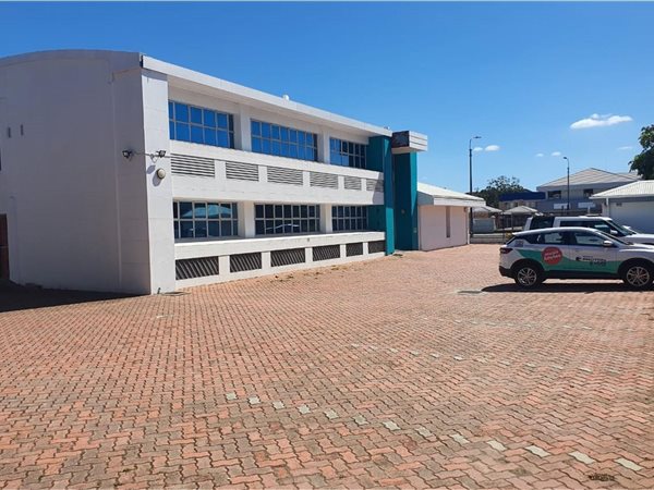 490  m² Commercial space in Newton Park