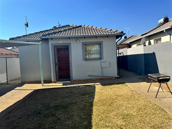 2 Bedroom House 2 Bedroom House
