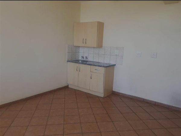 Bachelor apartment in Pretoria West