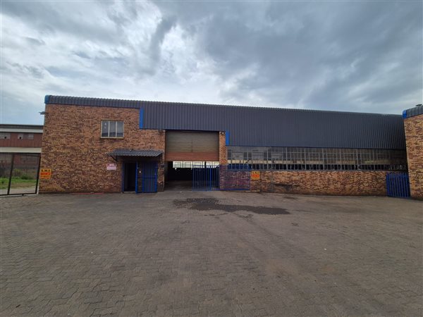 800  m² Industrial space