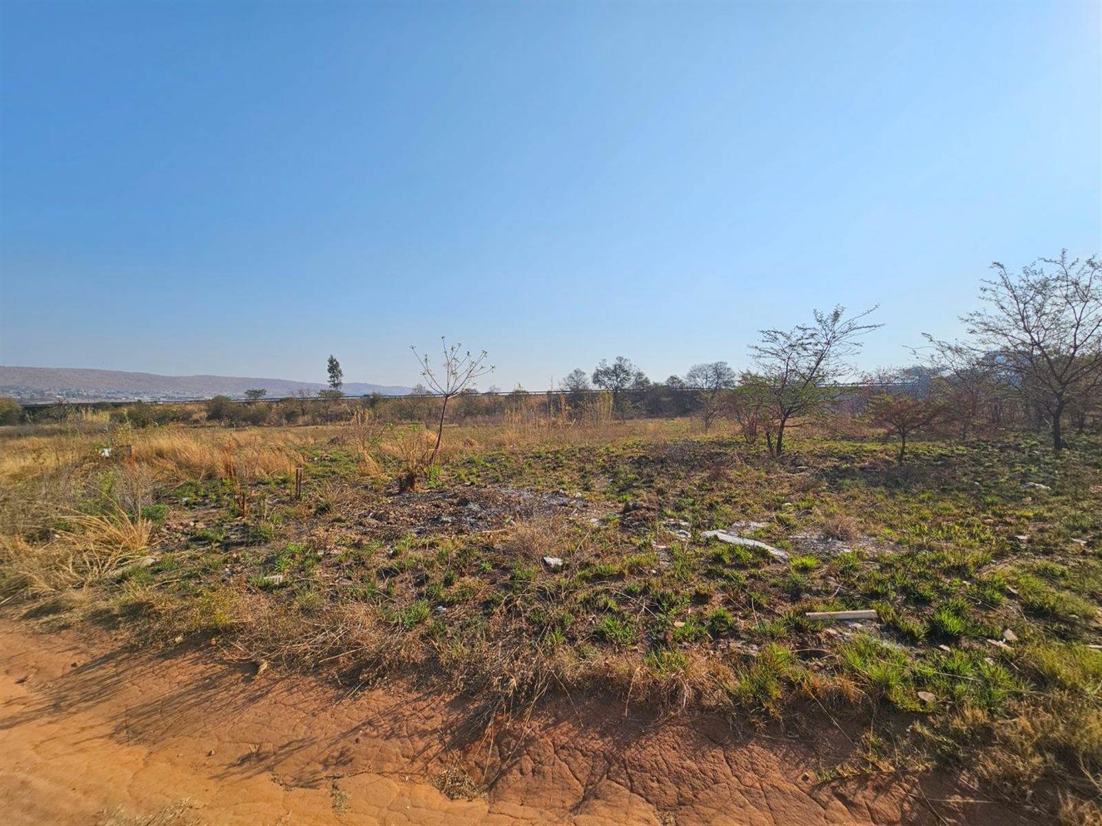 930 m² Land available in Lady Selborne photo number 1