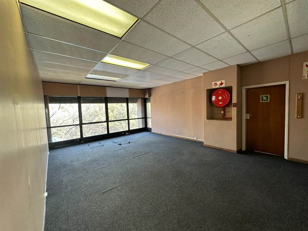 588  m² Commercial space in Mayberry Park photo number 9