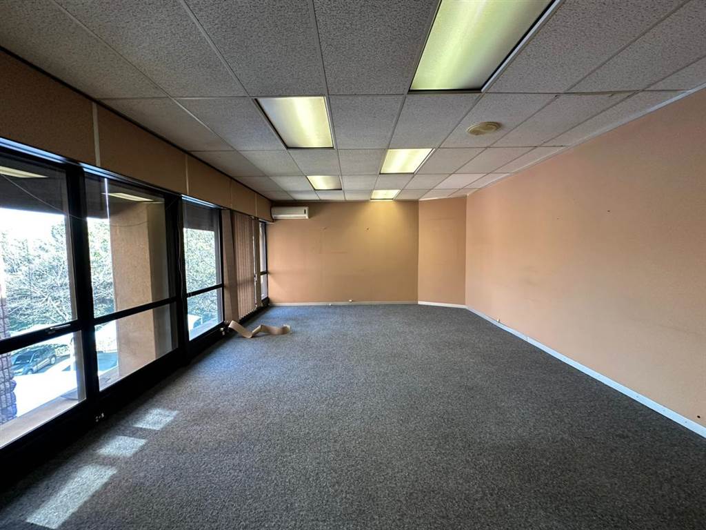 588  m² Commercial space in Mayberry Park photo number 3
