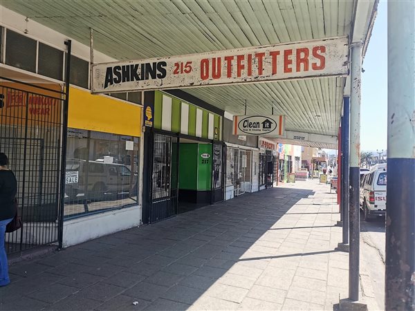 920  m² Commercial space in Uitenhage Central