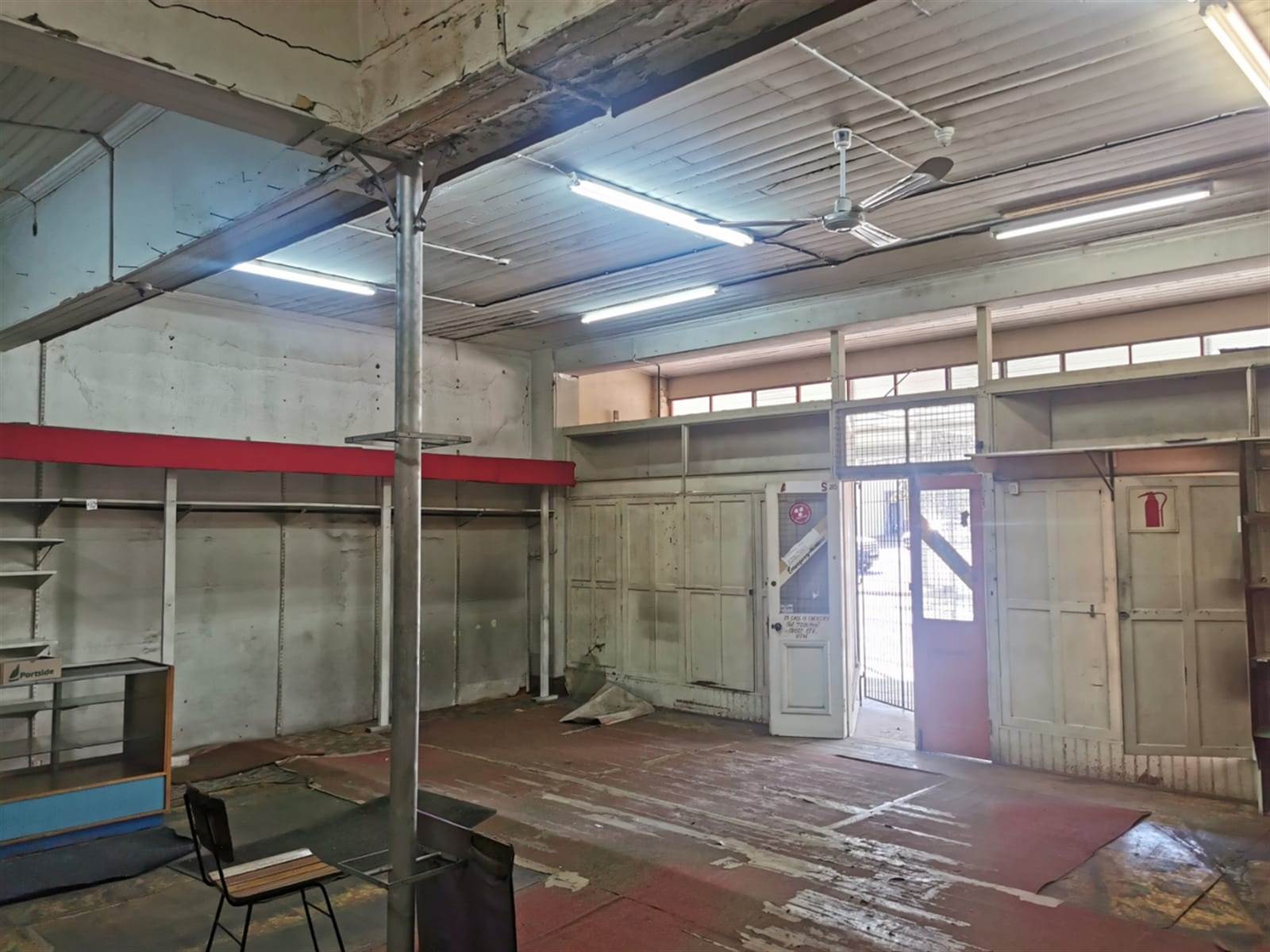 920  m² Commercial space in Uitenhage Central photo number 7