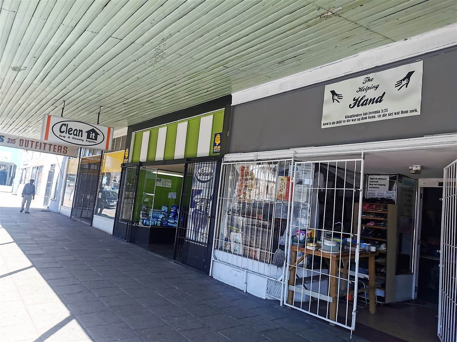 920  m² Commercial space in Uitenhage Central photo number 4