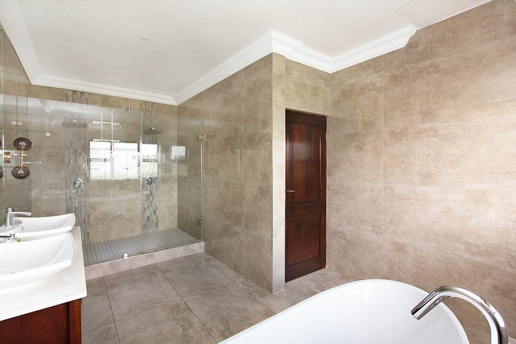 5 Bed House in Rietvlei View photo number 21