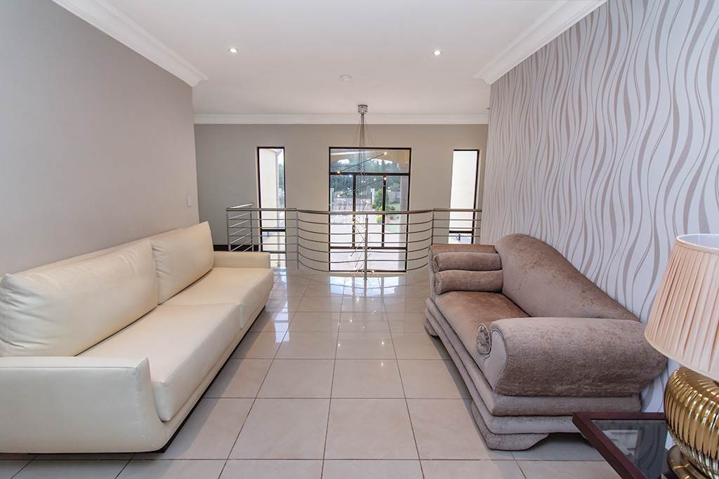 5 Bed House in Rietvlei View photo number 30