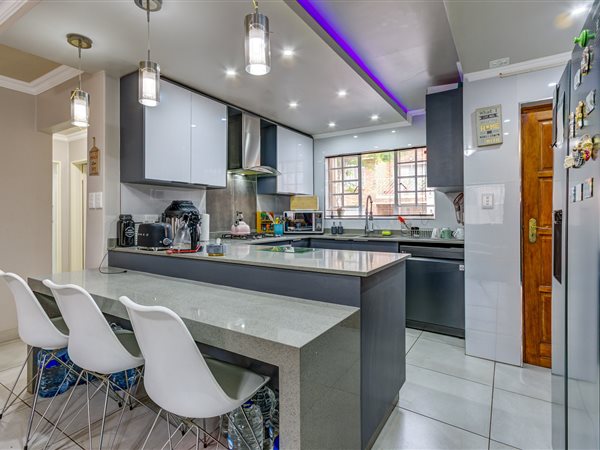 3 Bedroom Townhouse 3 Bedroom Townhouse