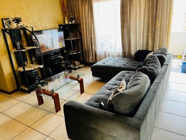 3 Bed Townhouse in Glen Marais photo number 24